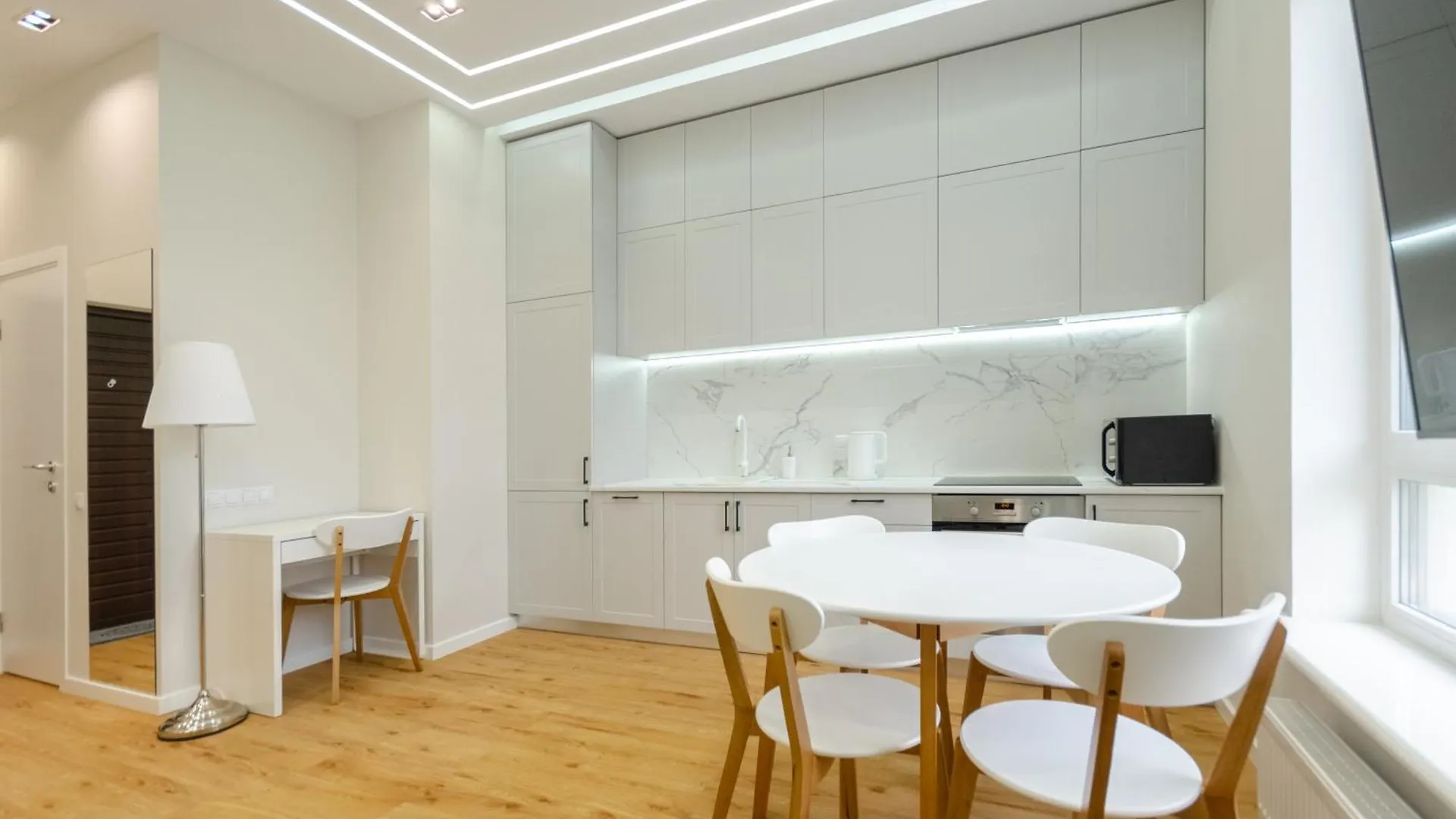 Petrovdom Apartments 5-46 In Rc Zhemchuzhyna 38, Zhylianska 68 Kiev Ucraina